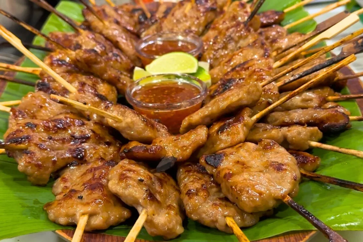 Moo ping skewers with dipping sauce